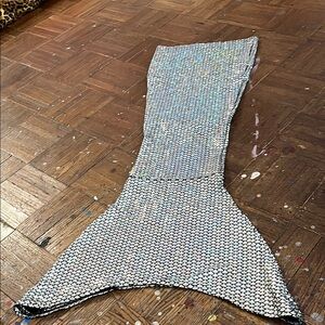 Silver HAMPTON MERMAID CO SIZE 10 girls  Mermaid Tail